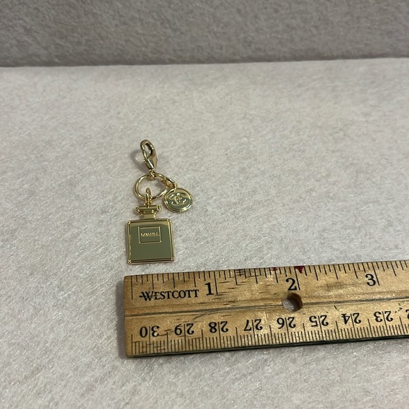 Gold Perfume Bottle Keychain - Picture 3 of 4